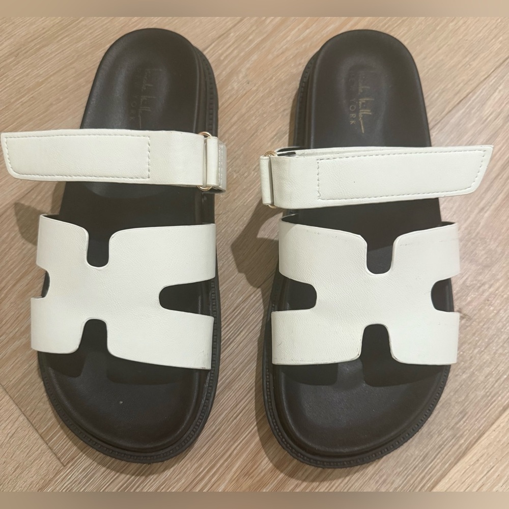 Nicole Miller Women’s White Adjustsble Strap Sandals. Luxury Inspired Style! 7.5